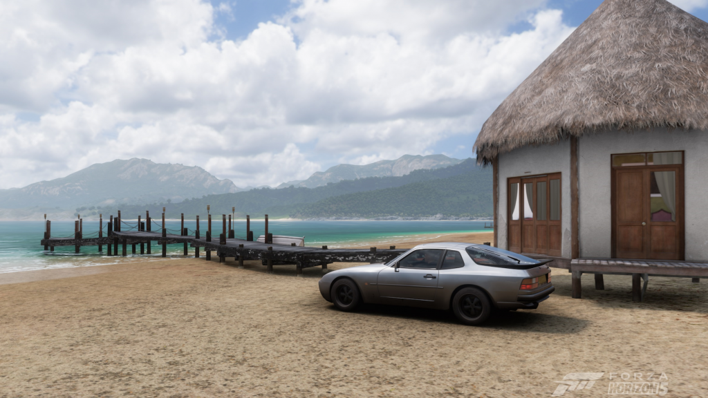 Porsche 944 Turbo at the Playa Azul (source: Forza Horizon 5)