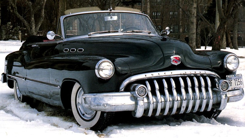 The 1950 Super had its Buick waterfall grille design in front of the bumper (source: WheelsAge)