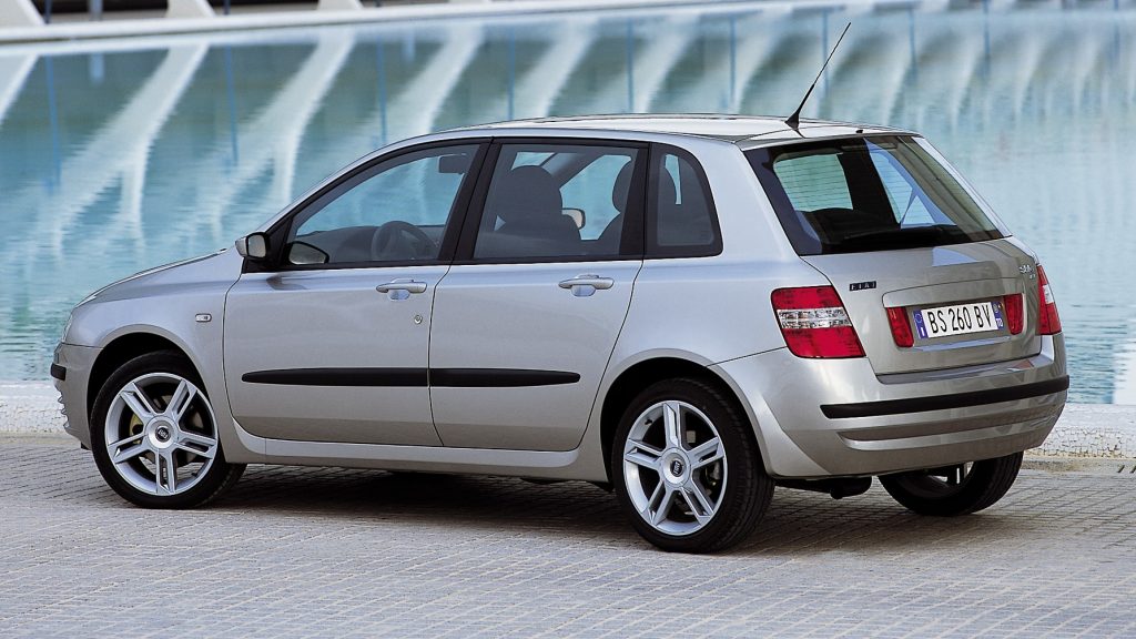 The Fiat Stilo suffered criticism for its bland style and heavy weight (source: WheelsAge)