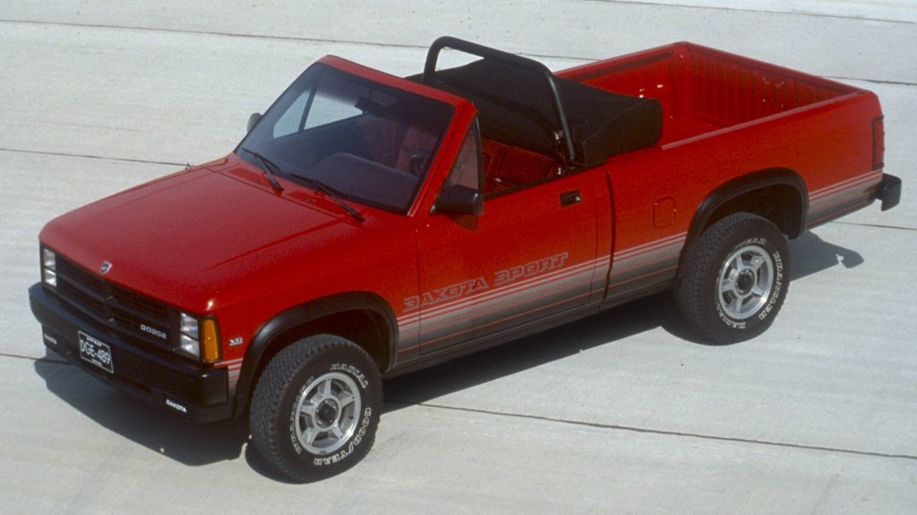 What could be a better competitive edge than recreating the Dodge Dakota Convertible? (source: WheelsAge)