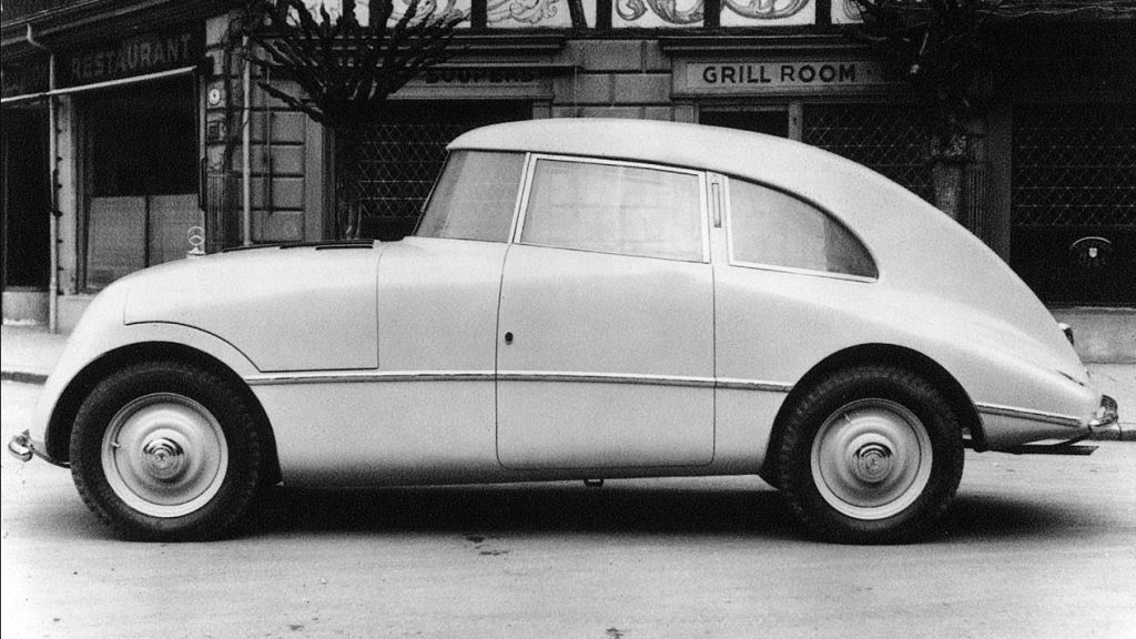 The 1934 Mercedes-Benz Stromlinienwagen was a pioneer of the teardrop design