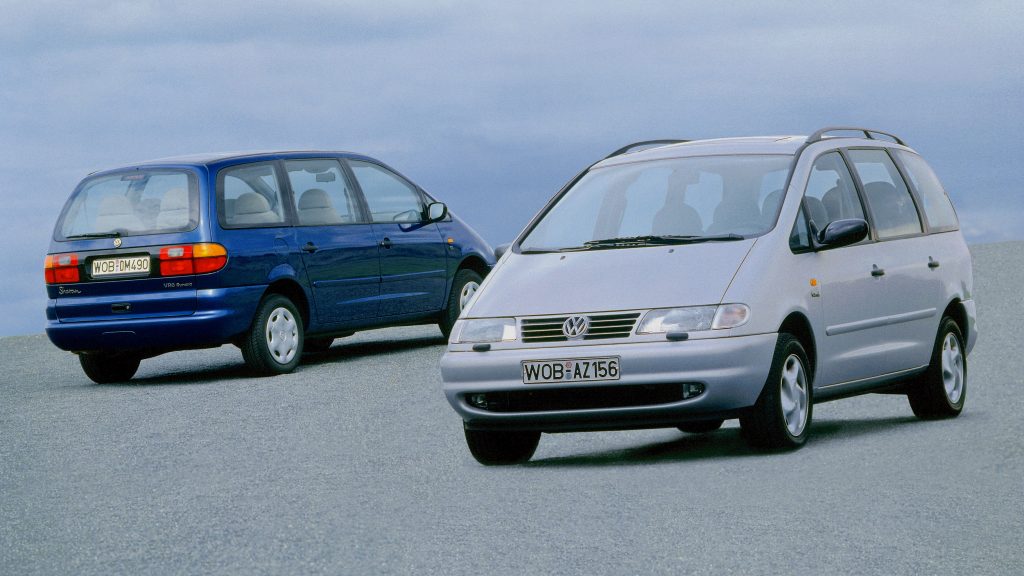 1995 Volkswagen Sharan in front quarter and rear quarter views