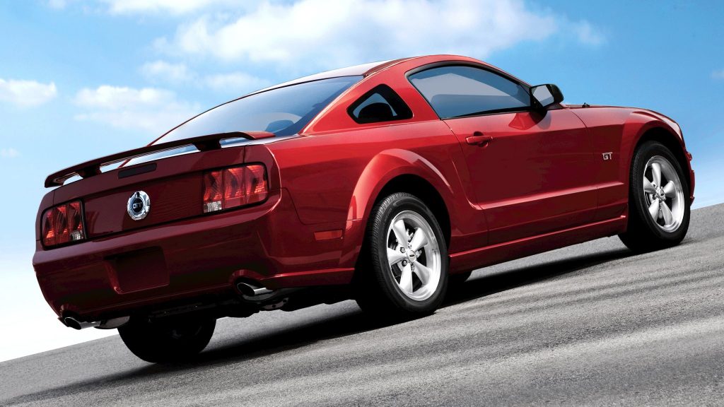 Rear quarter view of the 2008 Ford Mustang V6
