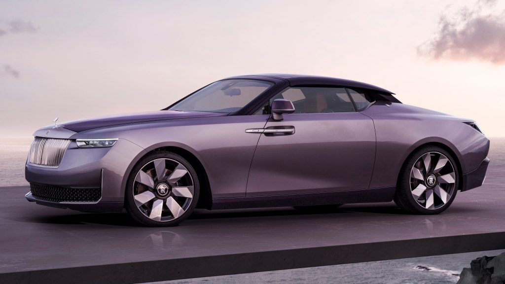 Front quarter view of the 2024 Rolls-Royce Amethyst Droptail