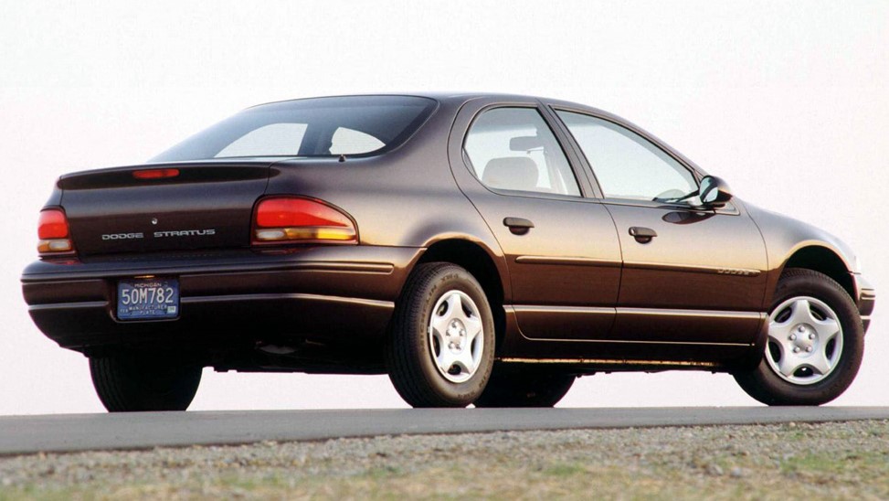 Rear quarter view of the 1995 Dodge Stratus in gray