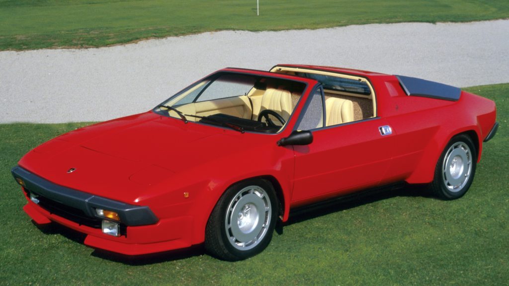 Front quarter view of the 1984 Lamborghini Jalpa