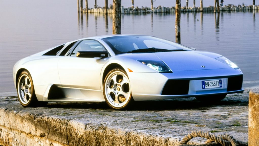 Front quarter view of the 2001 Lamborghini Murciélago