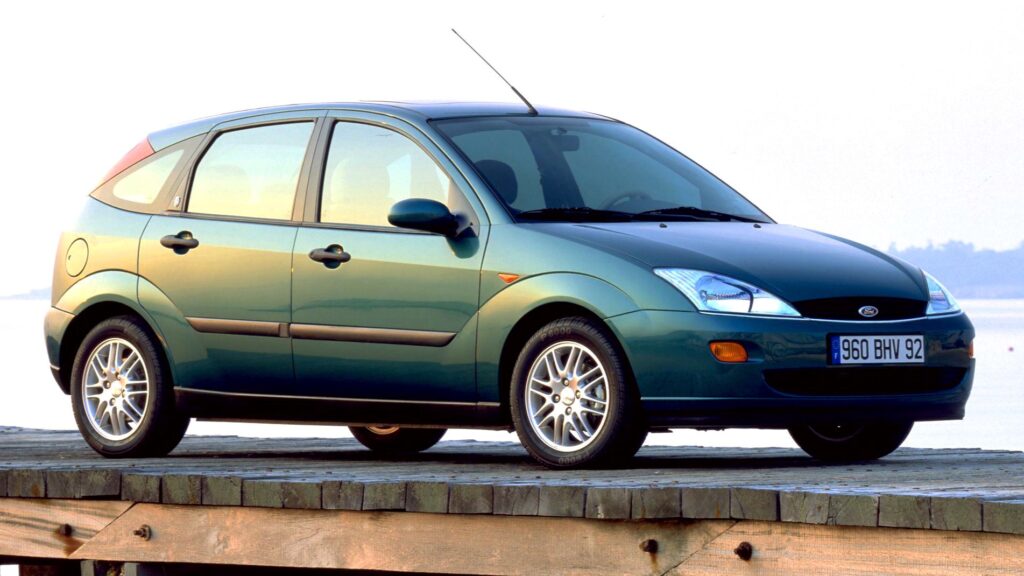 Front quarter view of the 1998 Ford Focus