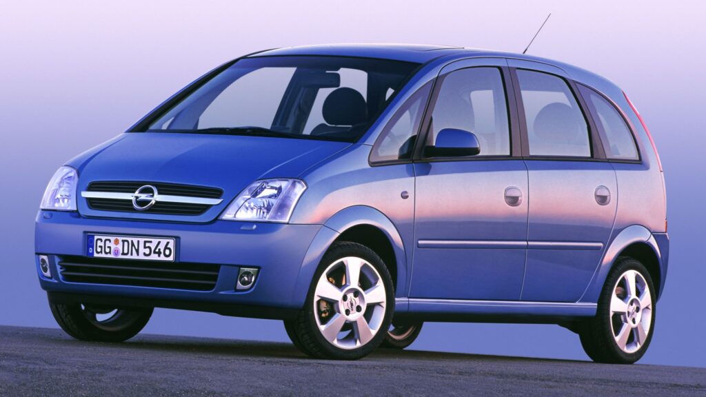 Front quarter view of the 2003 Opel Meriva